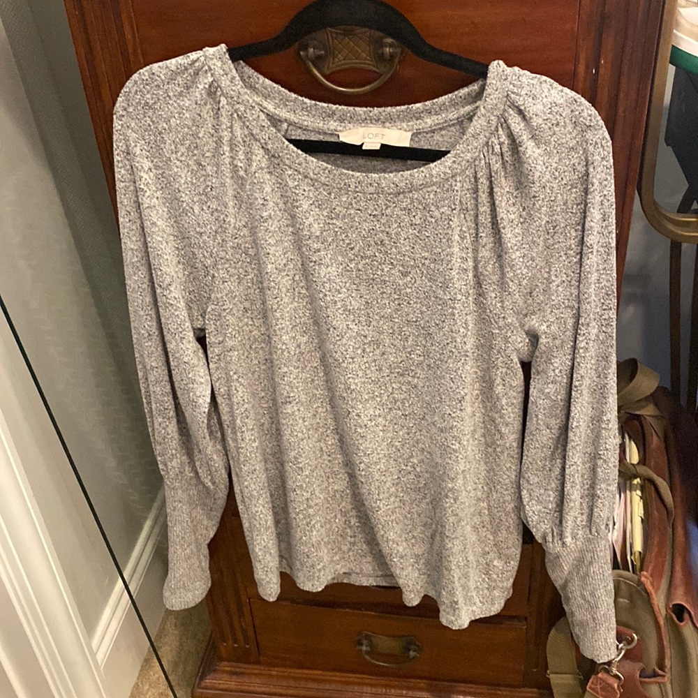 Heather gray lightweight sweater top
